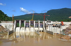 Rolling weir, Overflow dam - Song Bung 5 Hydropower Project