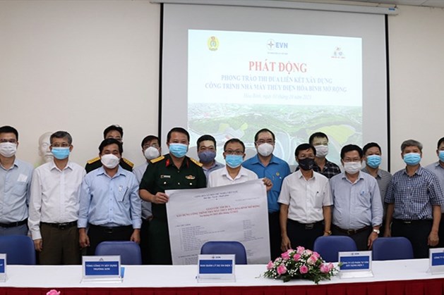 Phát động thi đua xây dựng Nhà máy Thuỷ điện Hòa Bình mở rộng