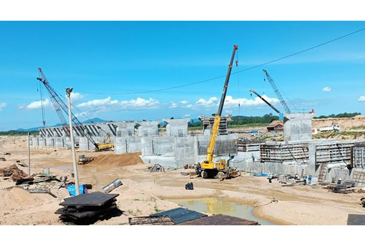 Đẩy nhanh tiến độ thi công đập dâng Phú Phong đảm bảo vượt lũ