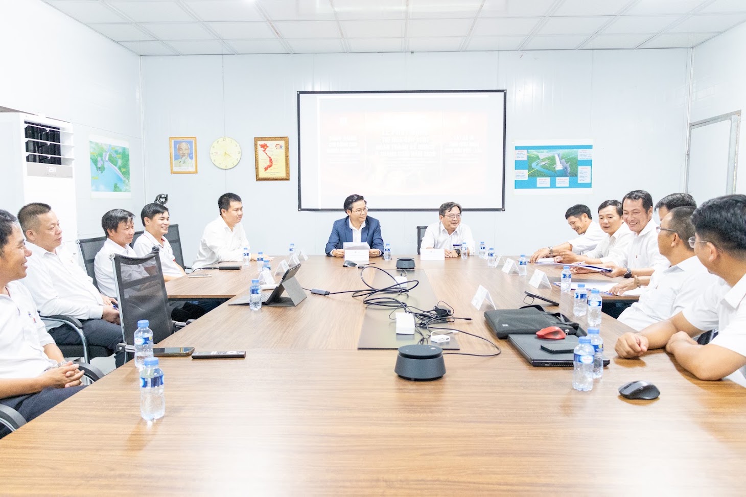 Công trường Thủy điện Nam Neun 1 phát động thi đua 6 tháng cuối năm 2026 - “Quyết tâm hoàn thành vượt chỉ tiêu”
